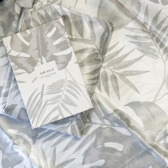 Zoe Ayla Silky Satin Pillowcases (2) - Picture 1 of 1
